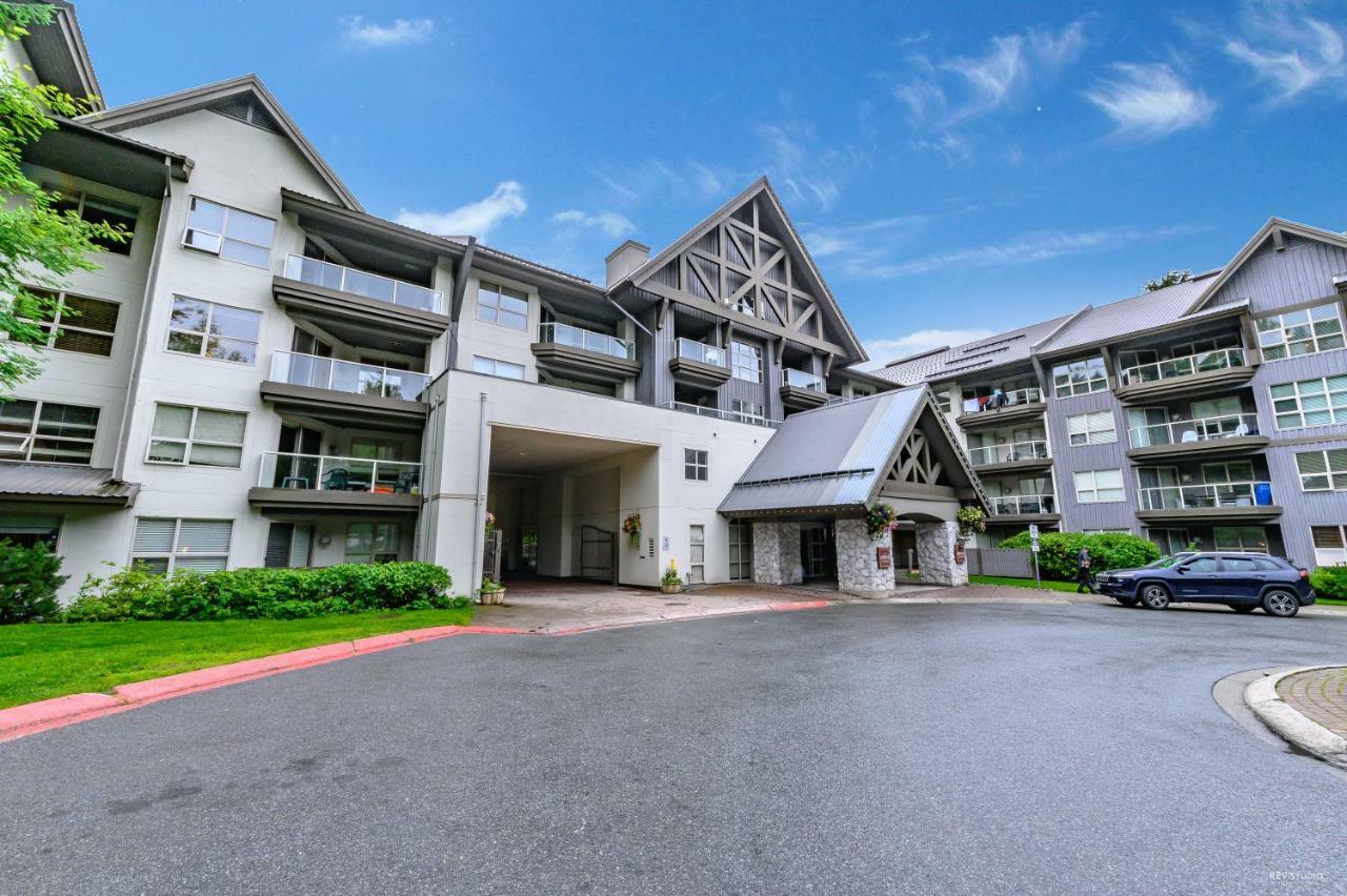 The Best Ski-In/Ski-Out At The Aspens 휘슬러 외부 사진